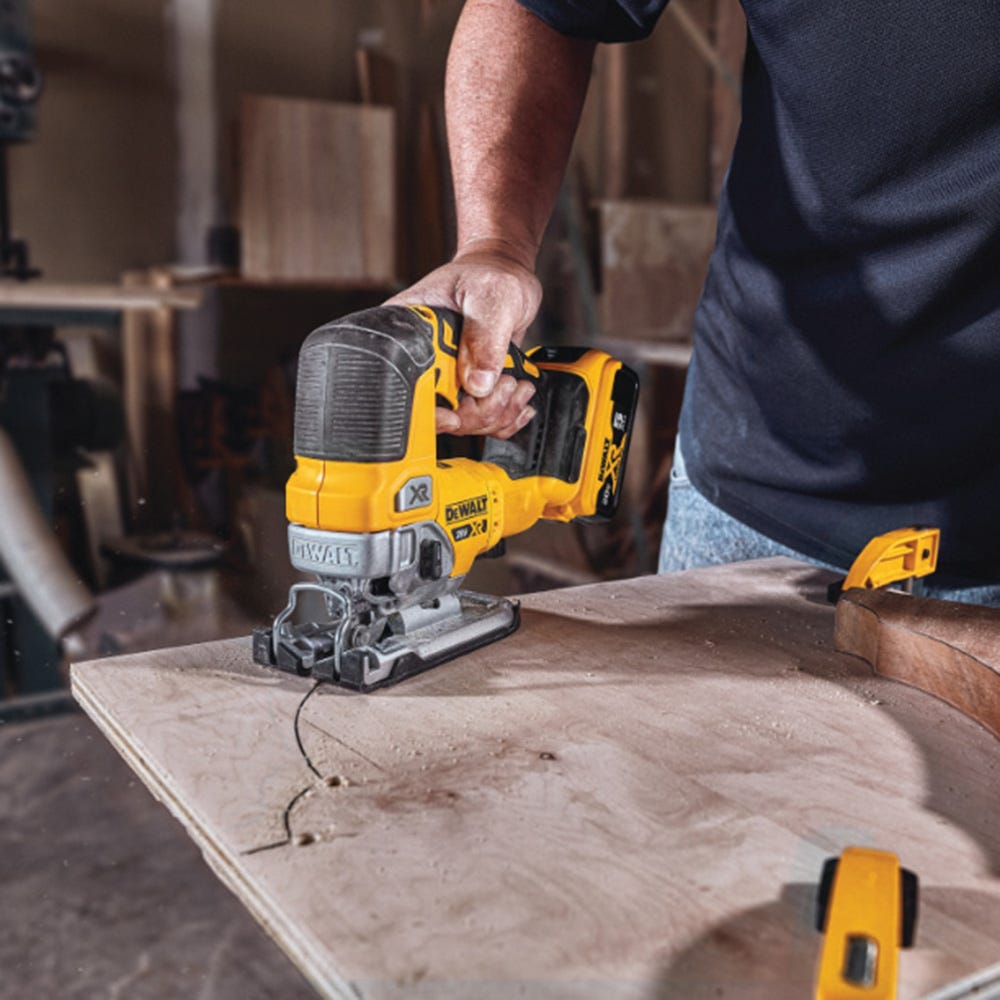 DeWalt 20V MAX Cordless Brushless Jigsaw Kit with 5.0Ah Battery