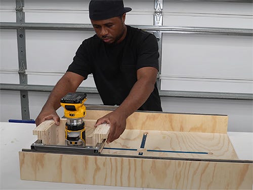 Video: Build an Adjustable Router Flattening Sled